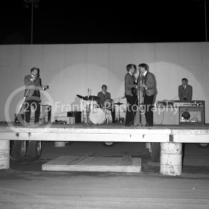 8884 Lynn Easton & The Kingsmen, opening for the Beach Boys in Phoenix Arizona on August 7, 1964. Thank you so much to Chris Simondet for identifying this band. Photo by Tom Franklin.