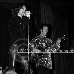 8411-email B&W Jim and Robby Krieger 11-7-68 Exhibit Hall 2